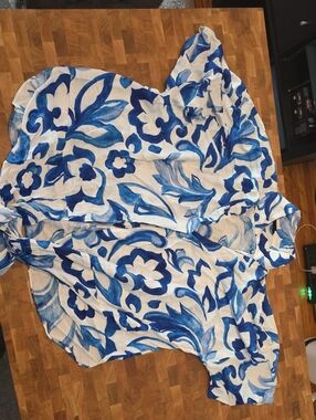 City Chic Blue and White Floral Tunic